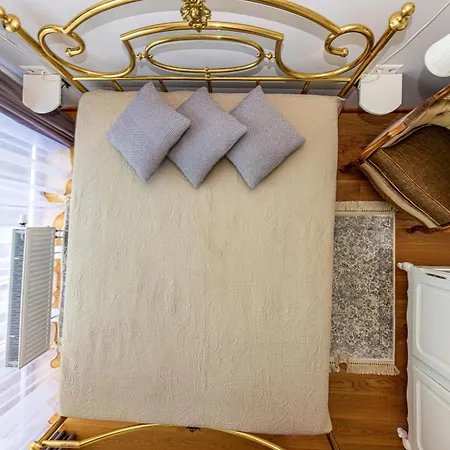 Deja Blue By Cohost Паланга